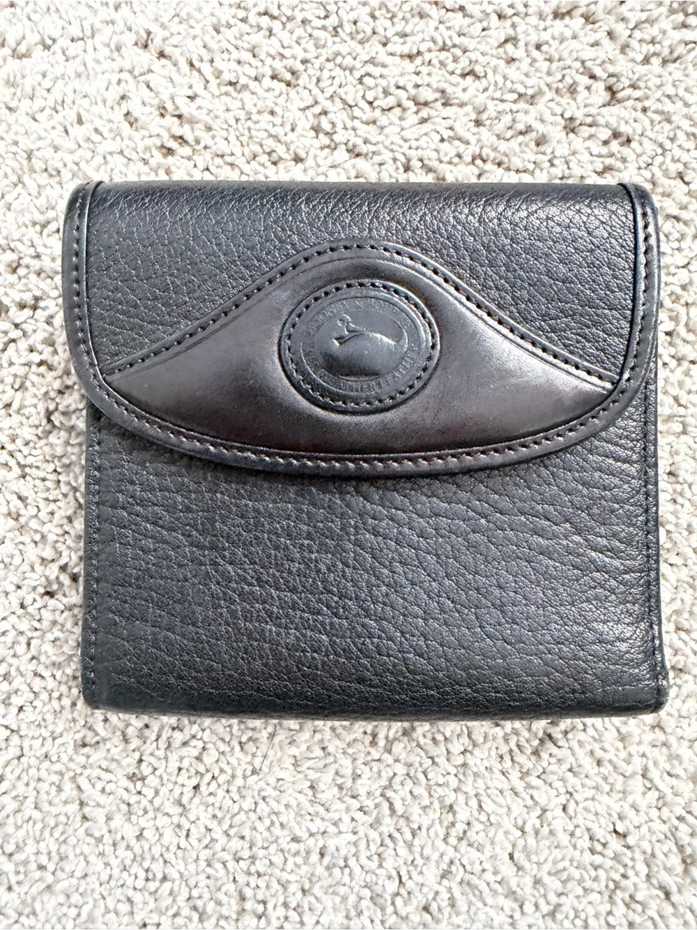 Dooney & Burke Black pebble Leather women’s Bifold Wallet kiss lock